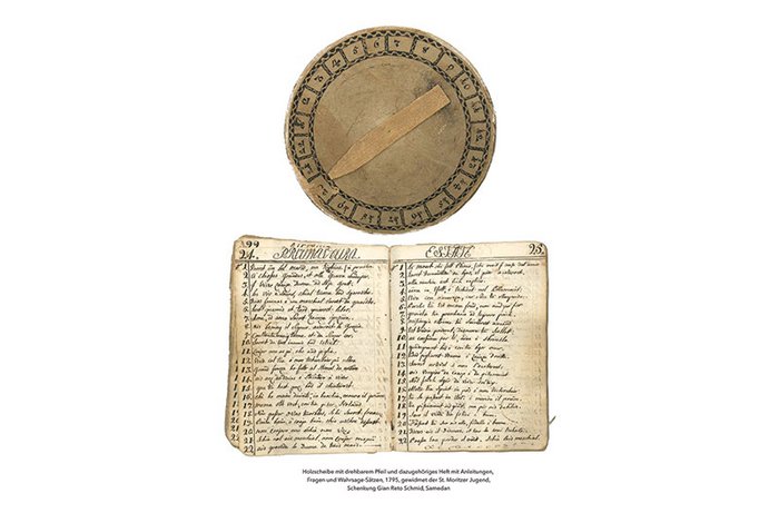 Holzscheibe mit drehbarem Pfeil und dazugehöriges Heft mit Anleitungen, Fragen und Wahrsage-Sätzen, 1795.